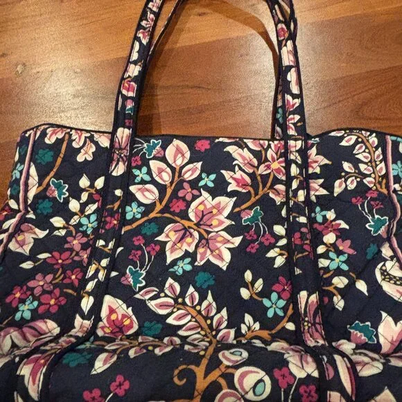 Vera Bradley Iconic Kingston Garden Tote, 14" x 11" - Picture 8 of 12